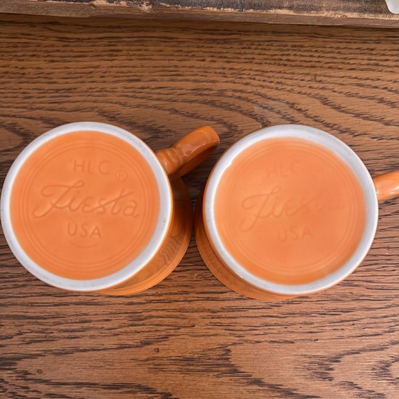 Fiesta HLC USA RETIRED TANGERINE 10 ounce coffee mugs with key hole handle - Picture 4 of 8